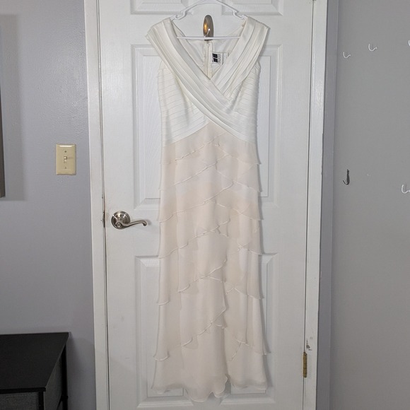 Vintage 100% Silk Tadashi Ivory Pintuck Top Ruffle Tiered Wedding Dress US 4